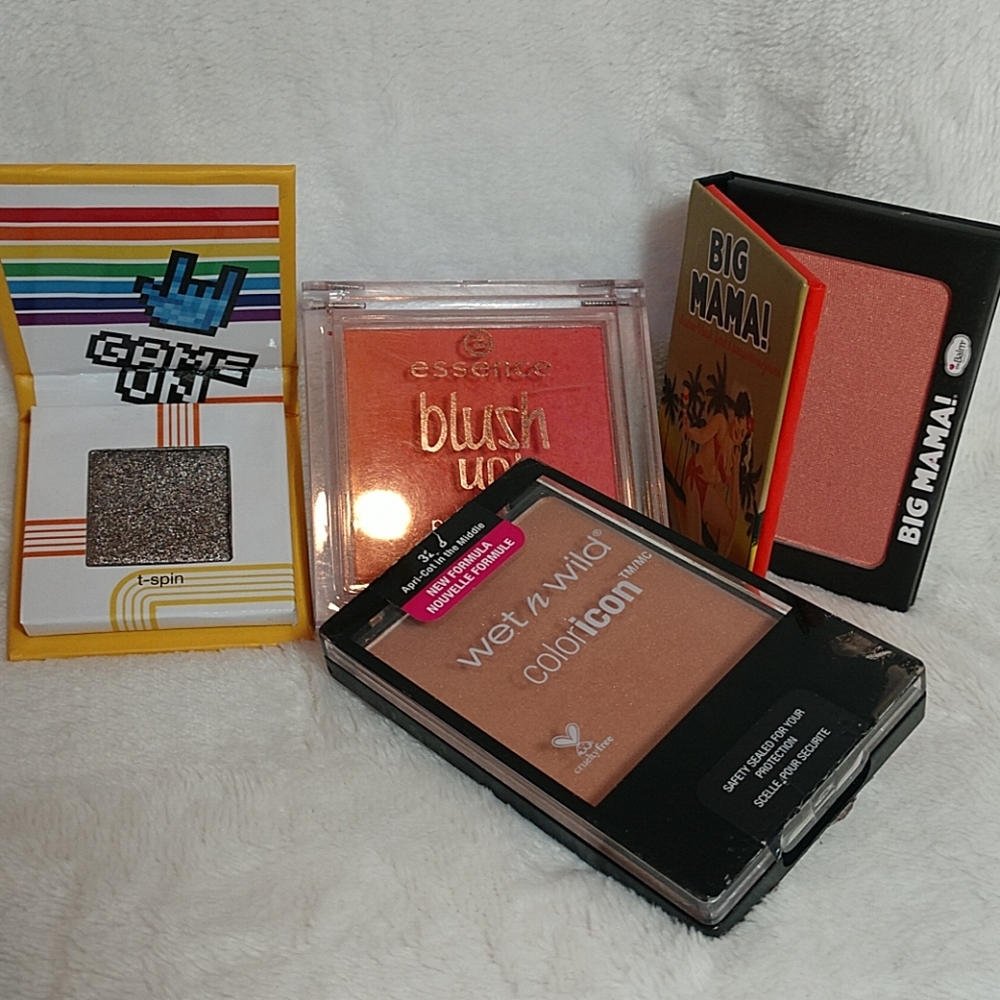 3 Blush and 1 Eyeshadow